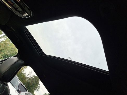 New 2025 Jeep Grand Cherokee L Altitude image 11