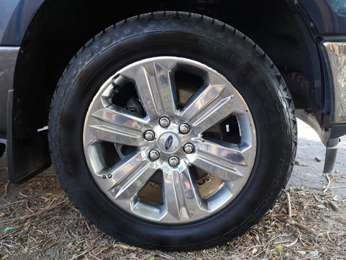 Used 2019 Ford F150 XLT w/ Equipment Group 302A Luxury AWD/4WD image 43