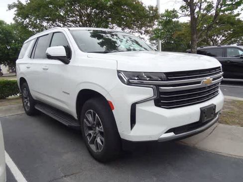 Used 2023 Chevrolet Tahoe LT w/ LT Signature Package AWD/4WD image 3