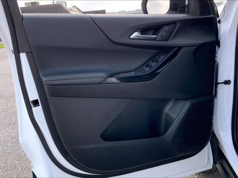 Used 2025 Chevrolet Equinox LT w/ Safety and Technology Package image 21