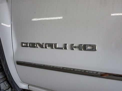 Used 2015 GMC Sierra 2500 Denali w/ Duramax Plus Package AWD/4WD image 53