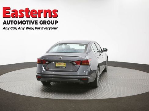 Used 2025 Nissan Altima 2.5 SV FWD image 38