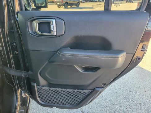 Used 2025 Jeep Wrangler Unlimited Sahara w/ Safety Group image 22