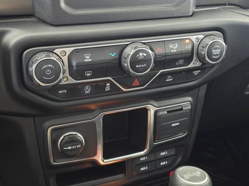 Used 2023 Jeep Wrangler Unlimited Sport AWD/4WD image 28