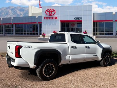 New 2026 Toyota Tacoma TRD Off-Road w/ TRD Off Road Upgrade Package AWD/4WD image 5