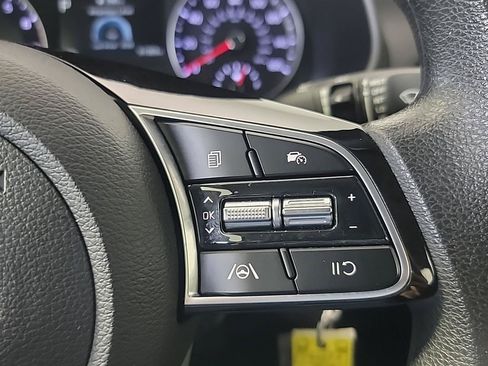 Used 2022 Kia Forte LXS w/ LXS Technology Package FWD image 24