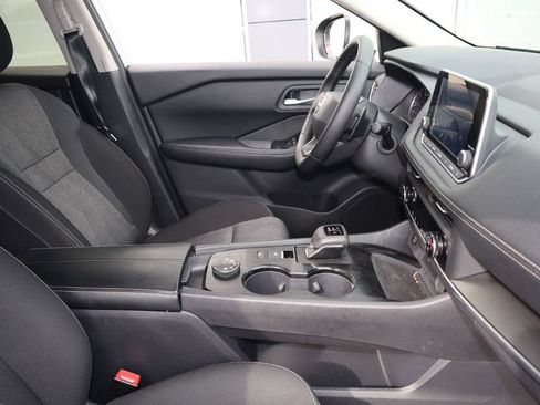 Certified 2025 Nissan Rogue SV AWD/4WD image 26