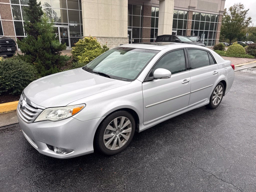 Used 2011 Toyota Avalon Limited FWD image 4