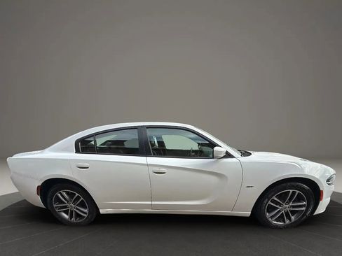 Used 2018 Dodge Charger GT image 4