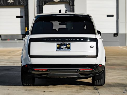 Used 2023 Land Rover Range Rover Long Wheelbase Autobiography image 10