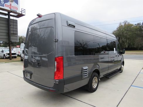 Used 2022 Mercedes-Benz Sprinter 4500 w/ Parking Package image 20
