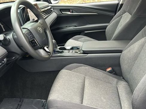 Used 2025 Toyota Camry LE image 24