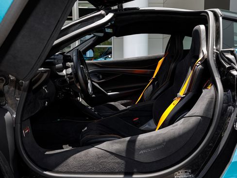 Used 2025 McLaren 750S RWD image 57