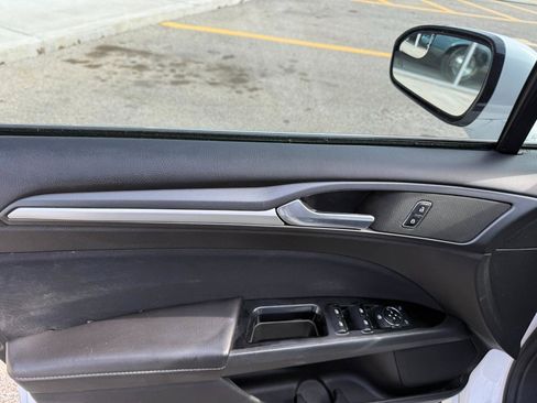 Used 2013 Ford Fusion SE FWD image 9