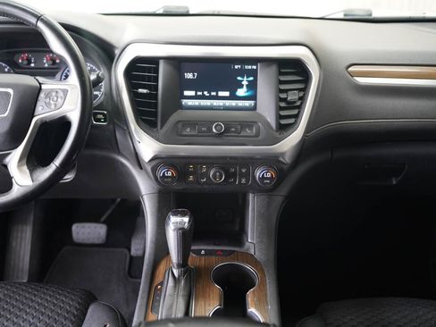 Used 2017 GMC Acadia SLE FWD image 16