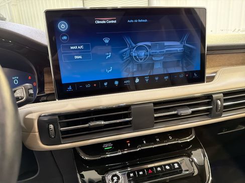 Used 2025 Lincoln Corsair Reserve w/ Equipment Group 202A image 20