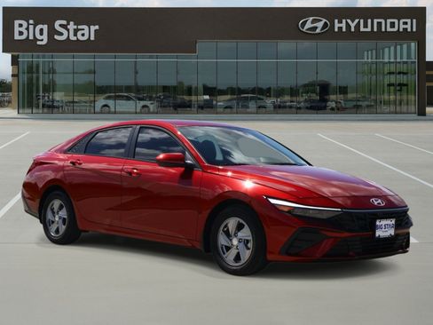 Used 2026 Hyundai Elantra SE FWD image 6