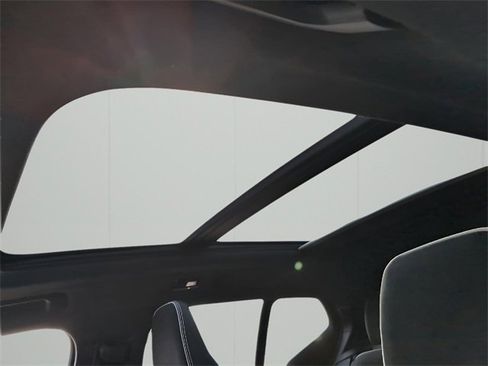 Used 2023 Volvo XC40 Recharge Ultimate w/ Protection Package Premier image 21