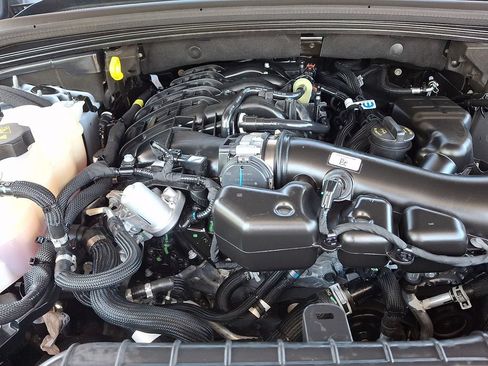 Used 2025 Jeep Grand Cherokee Limited AWD/4WD image 28