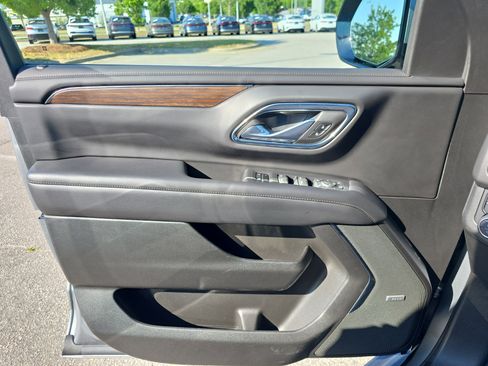 Used 2023 Chevrolet Tahoe High Country AWD/4WD image 26