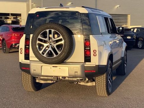 Used 2025 Land Rover Defender 110 S AWD/4WD image 18