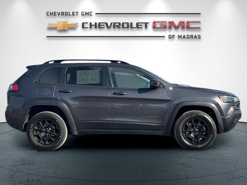 Used 2022 Jeep Cherokee Trailhawk w/ Comfort/Convenience Group AWD/4WD image 2