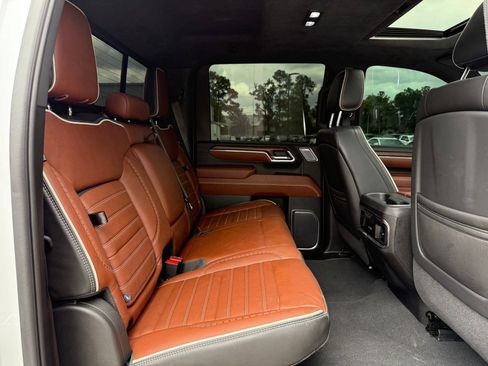 Used 2024 GMC Sierra 3500 Denali Ultimate image 29