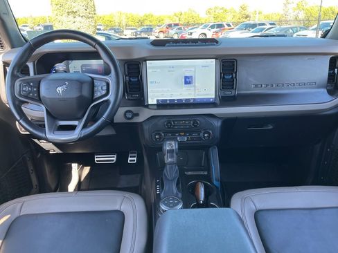 Used 2023 Ford Bronco Wildtrak image 16