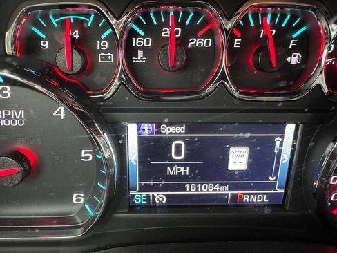 Used 2018 Chevrolet Suburban LT w/ LT Signature Package image 27