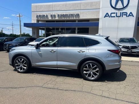 Used 2023 Acura MDX SH-AWD w/ Technology Package image 5