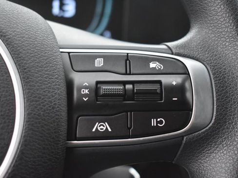 Used 2024 Kia Sportage LX image 19