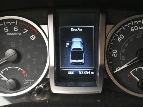 Used 2022 Toyota Tacoma Limited AWD/4WD image 30