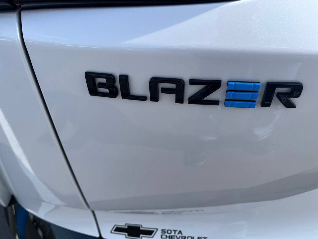 New 2025 Chevrolet Blazer EV RS w/ Super Cruise Package AWD/4WD image 33