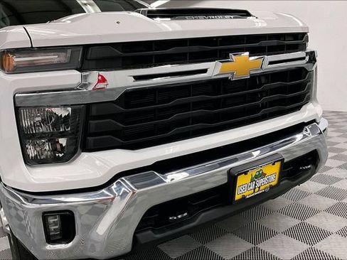 Used 2025 Chevrolet Silverado 2500 LT w/ Convenience Package AWD/4WD image 33