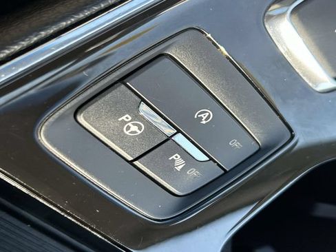 Used 2019 Ford Edge Titanium w/ Equipment Group 301A AWD/4WD image 30