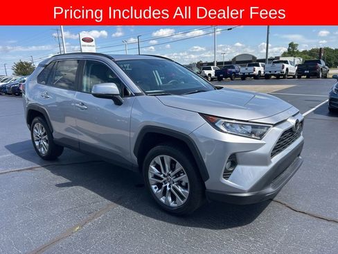 Used 2021 Toyota RAV4 XLE Premium AWD/4WD image 24