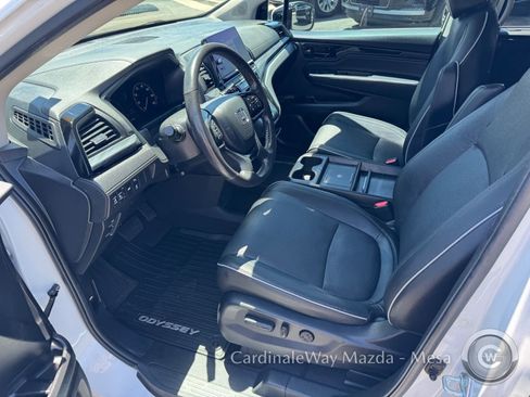 Used 2025 Honda Odyssey Elite image 11
