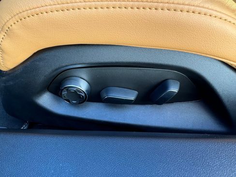 Used 2020 Chevrolet Corvette Stingray Premium Cpe w/ 3LT Preferred Equipment Group image 5