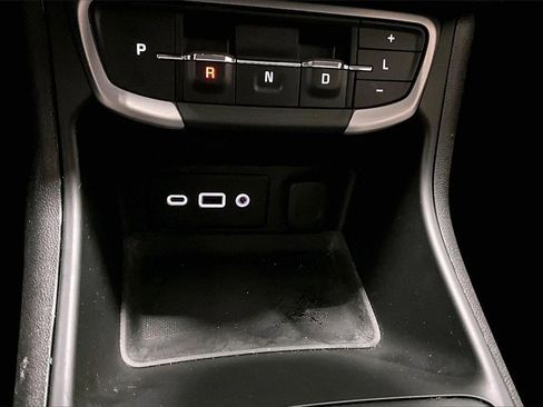 Used 2023 GMC Terrain SLE w/ Driver Convenience Package image 16