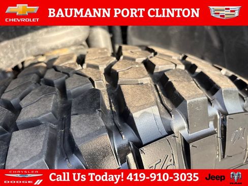 Used 2023 Jeep Gladiator Sport AWD/4WD image 28