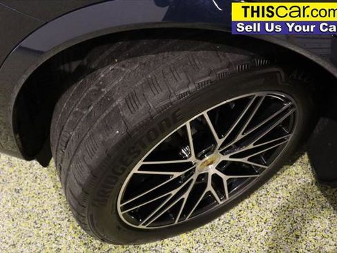 Used 2024 Porsche Cayenne image 28