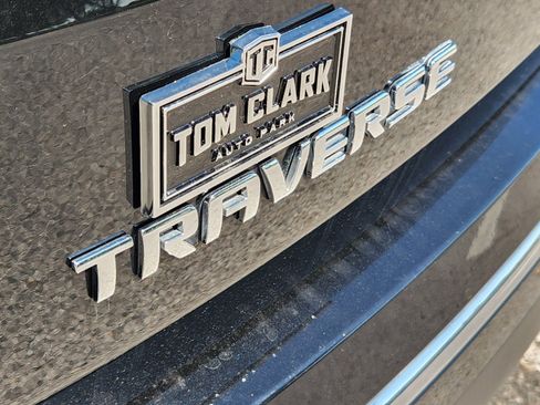 Used 2023 Chevrolet Traverse Premier FWD image 30