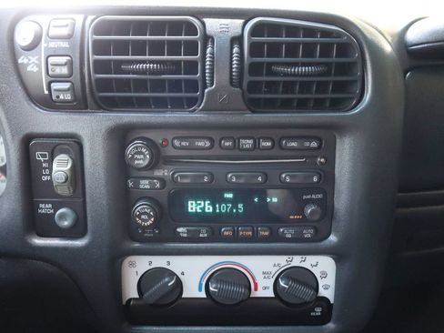Used 2002 Chevrolet Blazer LS w/ Preferred Equipment Group AWD/4WD image 26