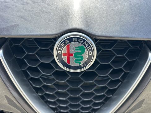 Used 2022 Alfa Romeo Giulia Ti RWD image 41