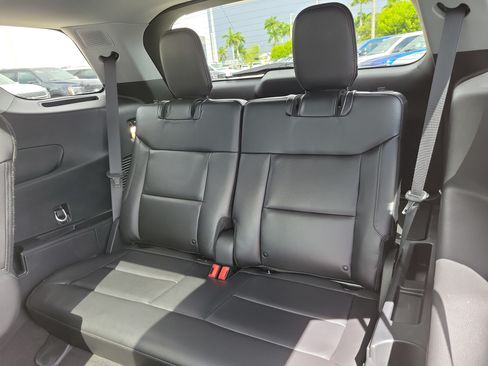 Used 2023 Ford Explorer Limited w/ Limited Technology Package RWD image 15