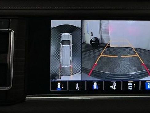 Used 2022 GMC Yukon Denali RWD image 15