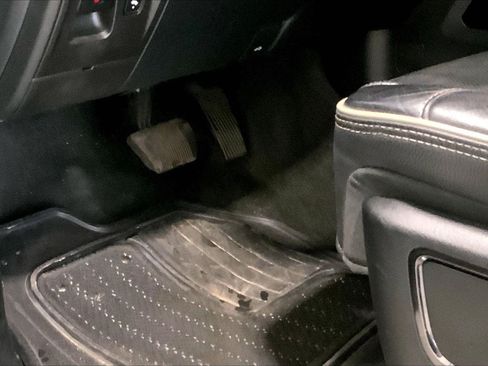 Used 2022 RAM 1500 Limited w/ Body Color Bumper Group RWD image 22