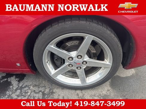 Used 2005 Chevrolet Corvette Coupe w/ Preferred Equipment Group RWD image 5