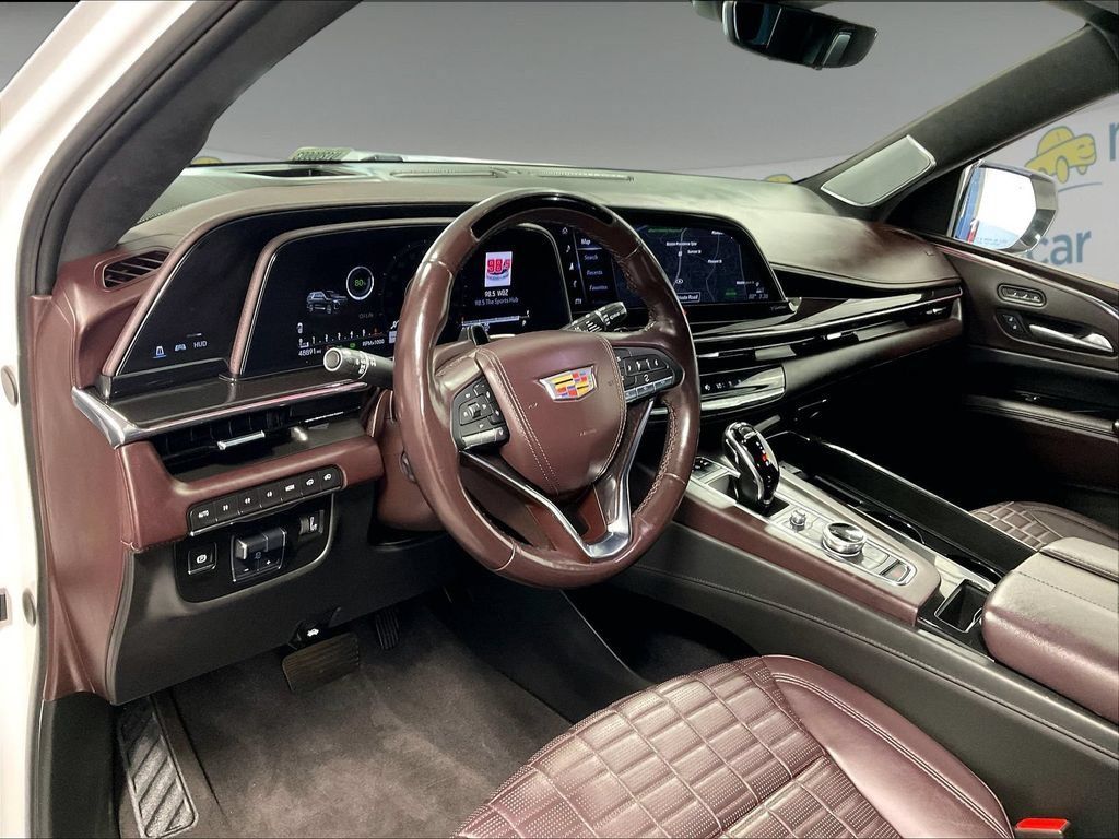 Used 2024 Cadillac Escalade Sport Platinum w/ Heavy-Duty Trailer Package AWD/4WD image 8