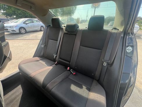 Used 2017 Toyota Corolla LE FWD image 15